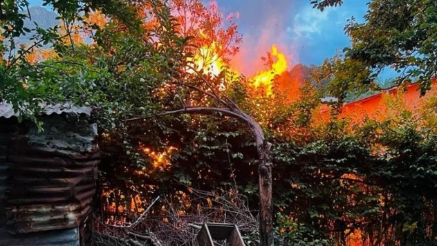 Hakkari'de korkutan yangın