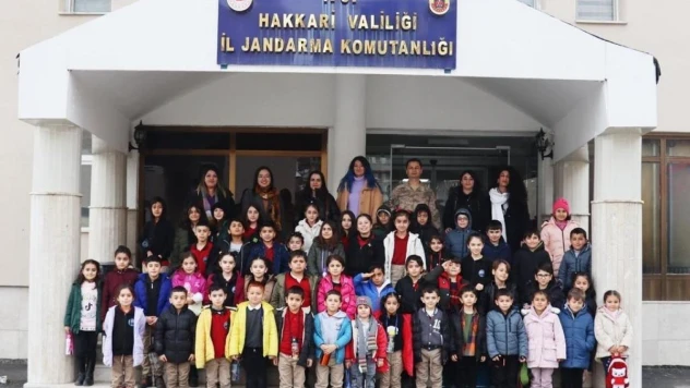 Hakkari jandarmadan öğrencilere sinema etkinliği sürprizi