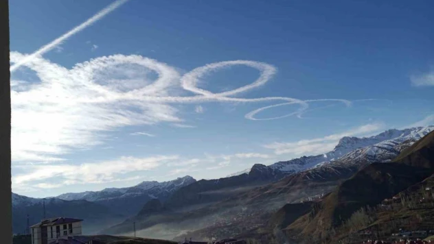 Hakkari semalarında daire çizen uçak şaşırttı