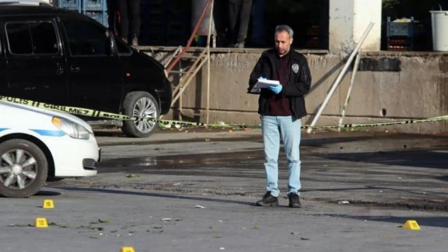 Hal kompleksindeki kanlı karşılaşmada ağır yaralanan şahıs hayatını kaybetti