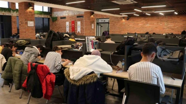 Haliliye Belediyesi kütüphaneleri gençlerin adresi oluyor