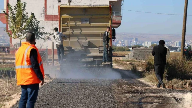 Haliliye'de asfalt atağı sürüyor