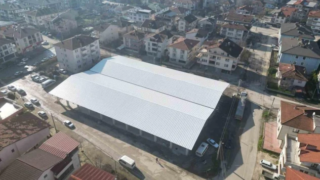 Hamidiye pazaryerinin çatısı kapandı