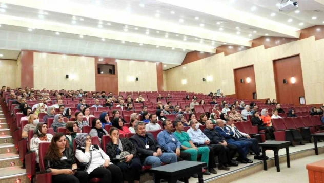 Hastane personeline 'İnsan İlişkileri ve İletişim' eğitimi