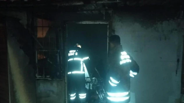 Hatay'da bir depoda yangın çıktı