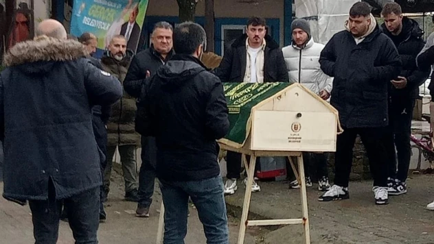 Hayatını kaybettiği Marmara Denizi'nin kıyısına defnedildi