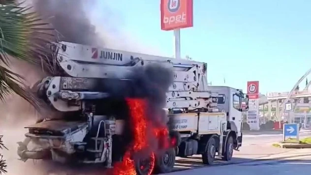 Hayatını tehlikeye atan sürücü facia yaşanmasını engelledi