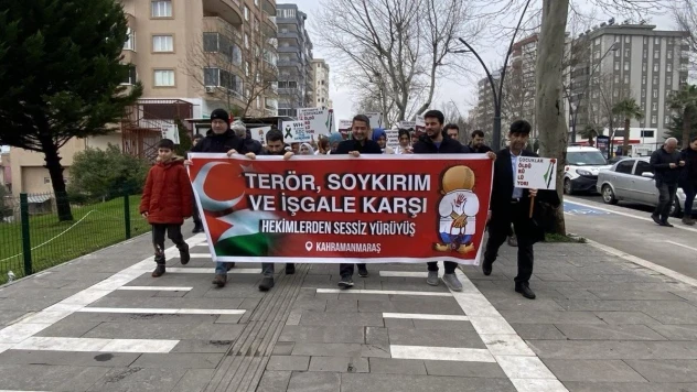 Hekimler ve sağlık çalışanları Gazze için 'sessiz' yürüyüş düzenledi