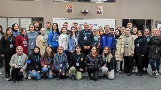 Hemşirelik öğrencilerine arama kurtarma eğitimi