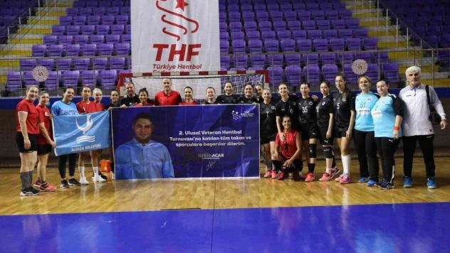 Hentbolda Aliağa'ya milli gurur