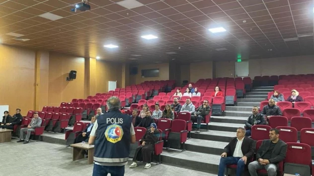 Hisarcık'ta 'En İyi Narkotik Polisi Anne' projesi eğitim programı