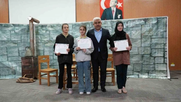 Hisarcık'ta dereceye giren öğrenciler ödüllendirildi