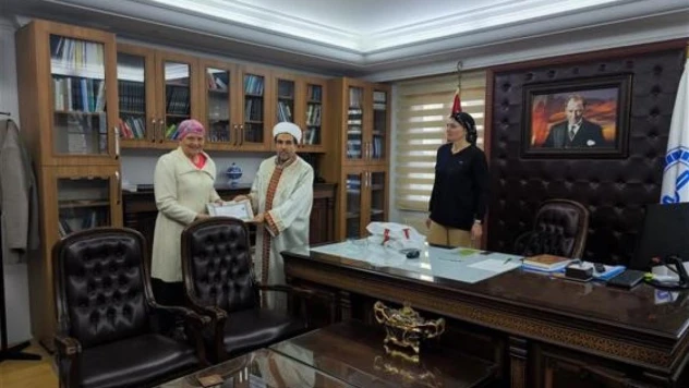 Hollandalı kadın Müslüman oldu