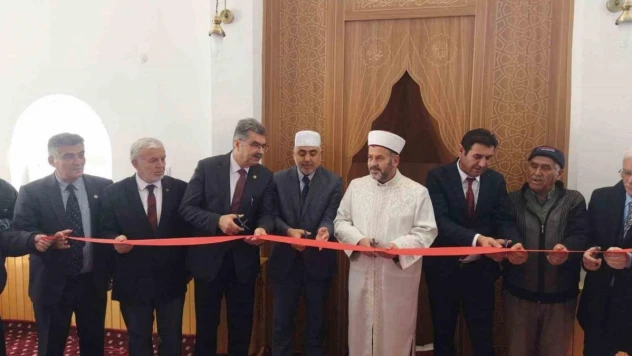 Hüyük'te Sırçalı Camisi dualarla ibadete açıldı
