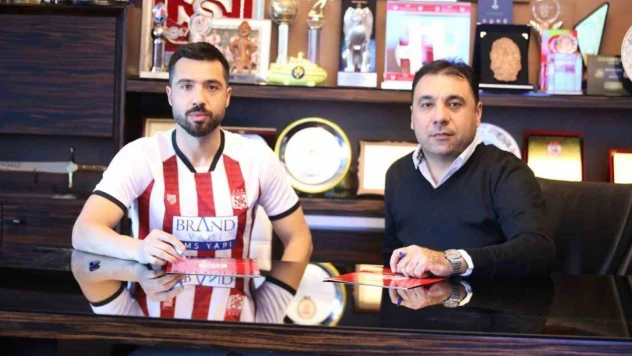 İbrahim Akdağ resmen Sivasspor'da