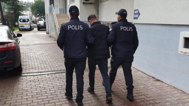 İki ayrı ilçede üzerlerinde kontak anahtarı bulunan araçları çaldılar