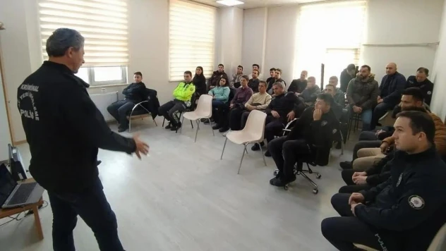 İlçelerde görev yapan polislere olay yeri inceleme eğitimi verildi