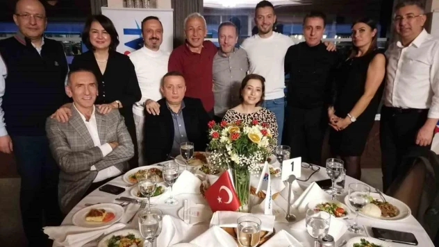 İmperial ailesi geleneksel yıl sonu yemeğinde buluştu