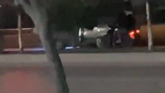 İnegöl'de yakıtı biten aracı böyle götürdüler