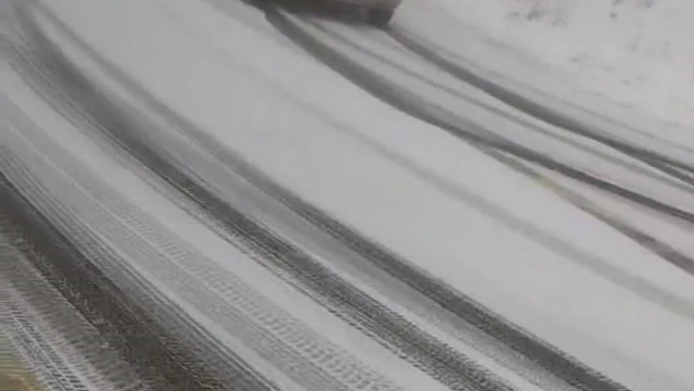 İnegöl-Domaniç arasında bazı araçlar yolda kaldı