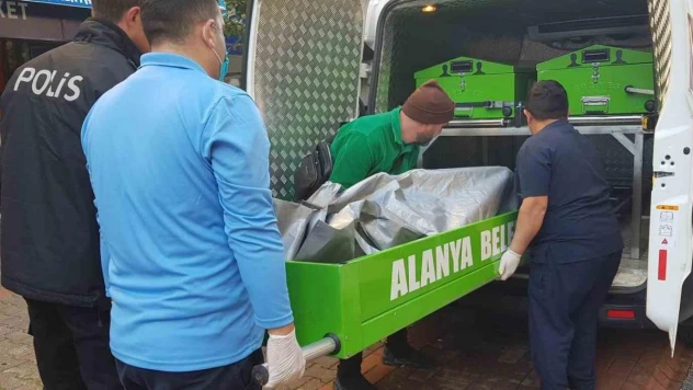 İngiliz turist yalnız yaşadığı evinde ölü bulundu