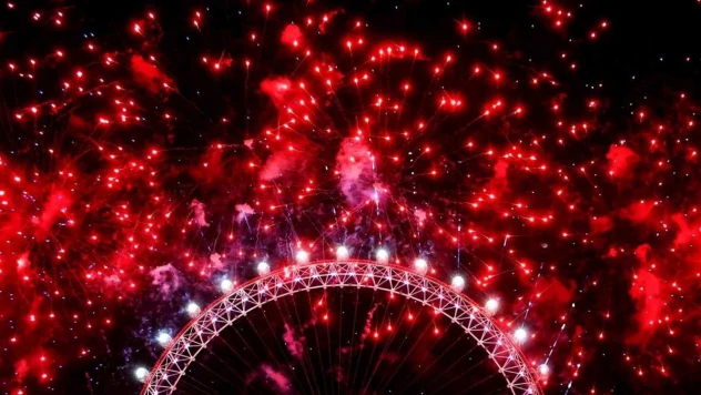 İngiltere yeni yıla 'merhaba' dedi