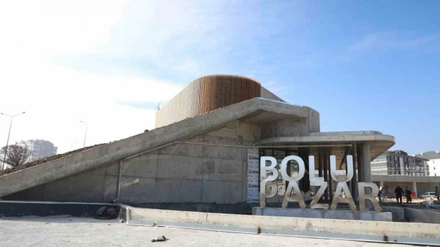 İnşaat halindeyken kendiliğinden çöken pazar alanı yeniden yapıldı