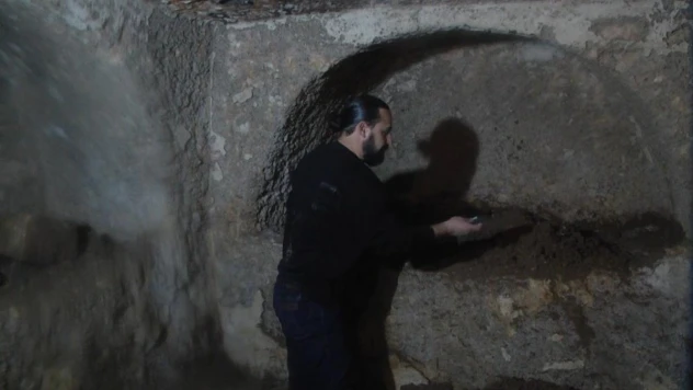 İnşaat kazısında Roma dönemine ait mozaikli kaya mezar odası bulundu