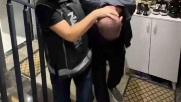 Interpol tarafından kırmızı bültenle aranan suç örgütü lideri Konrad operasyonla yakalandı