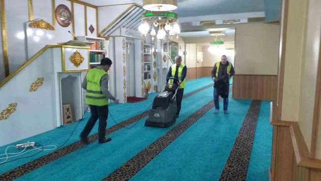 İpekyolu'nda ibadethanelere kesintisiz hizmet