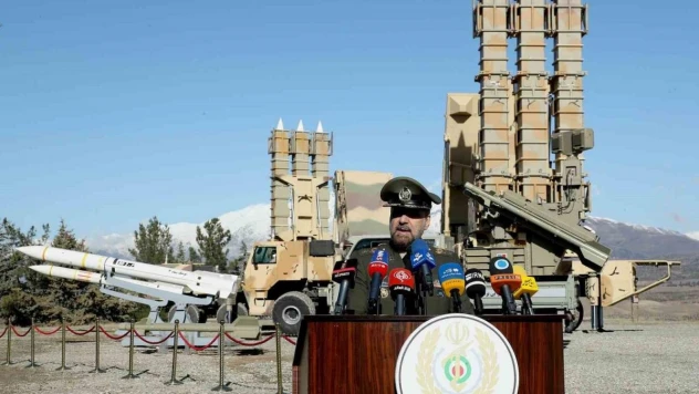 İran, iki yeni hava savunma sistemini tanıttı