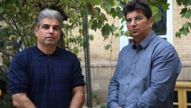 İranlı 2 kardeş 500 yıllık mahallede 3 katlı evi resim müzesine dönüştürdü