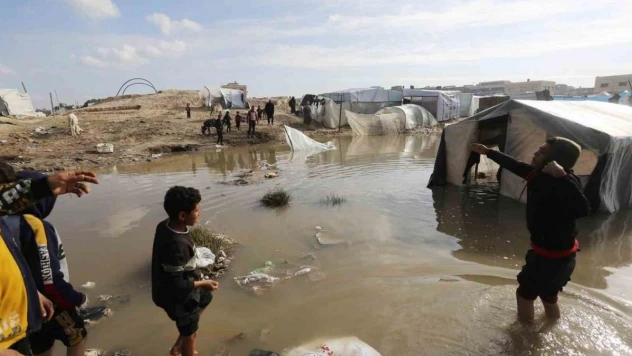 İsrail'den Han Yunus'taki mahallelere saldırı