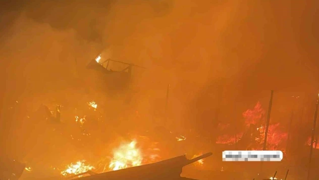 İsrail ordusu Gazze Şeridi'nde sivillerin barındığı çadırları vurdu: En az 10 ölü, çok sayıda yaralı