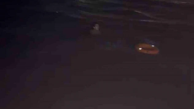 İstanbul Boğazı'nda akıl almaz olay: 'Asker olamayacağım' diyerek denize atladı, vatandaşlar kurtardı