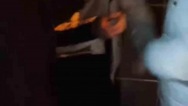 İstanbul'da esnafın yakaladığı hırsıza önce sorgu sonra dayak kamerada