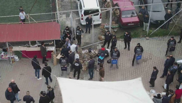 İstanbul'da kaçak kuş pazarına operasyon: 24 gözaltı, 839 yabani kuşa el konuldu