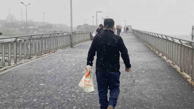İstanbul'da kar etkili oluyor