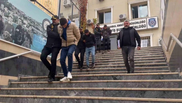 İstanbul'da otomobil hırsızları kamerada