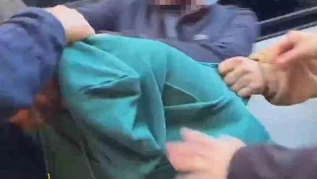 İstanbul'da trafikte yumruklu yol verme kavgaları kamerada: Kadınla tartışınca dayak yedi