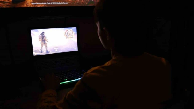 İstenmeyen siteler ve online oyunlarda oyuncular küçük tehlike büyük