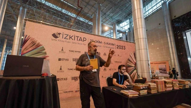 İZKİTAP'ta ilk kitap müzayedesi yapıldı