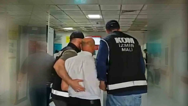 İzmir Büyükşehir'deki yolsuzluk operasyonuna ilişkin görüntüler paylaşıldı