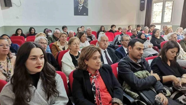 İzmir'de 60 yaş üstü öğrenciler için ders zili çaldı