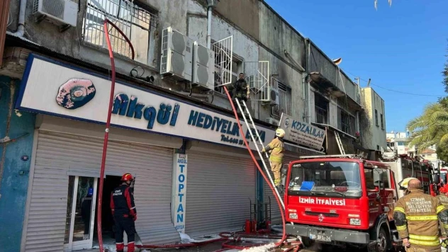 İzmir Kemeraltı Çarşısı'nda çıkan yangın kontrol altına alındı