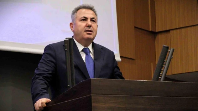 İzmir Valisi Elban: 'Hatırı sayılır bir turizm şehri değiliz'