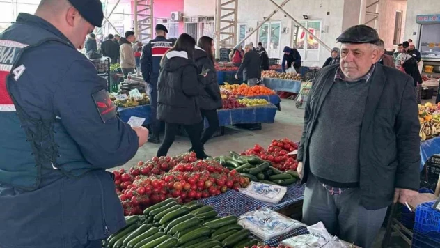 Jandarma ekipleri Çineli vatandaşları bilgilendirdi