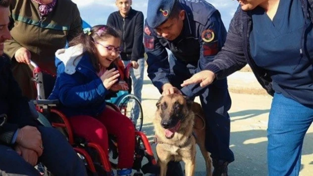 Jandarma ekiplerinden özel eğitim gören öğrencilere ziyaret