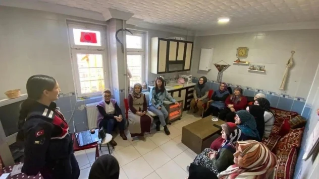 Jandarma, Kavaklı kadınların yanında