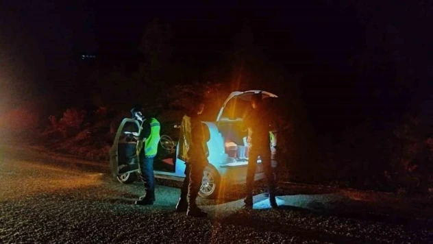 Jandarma şüphesinde haklı çıktı, uyuşturucu kullandıkları tespit edildi